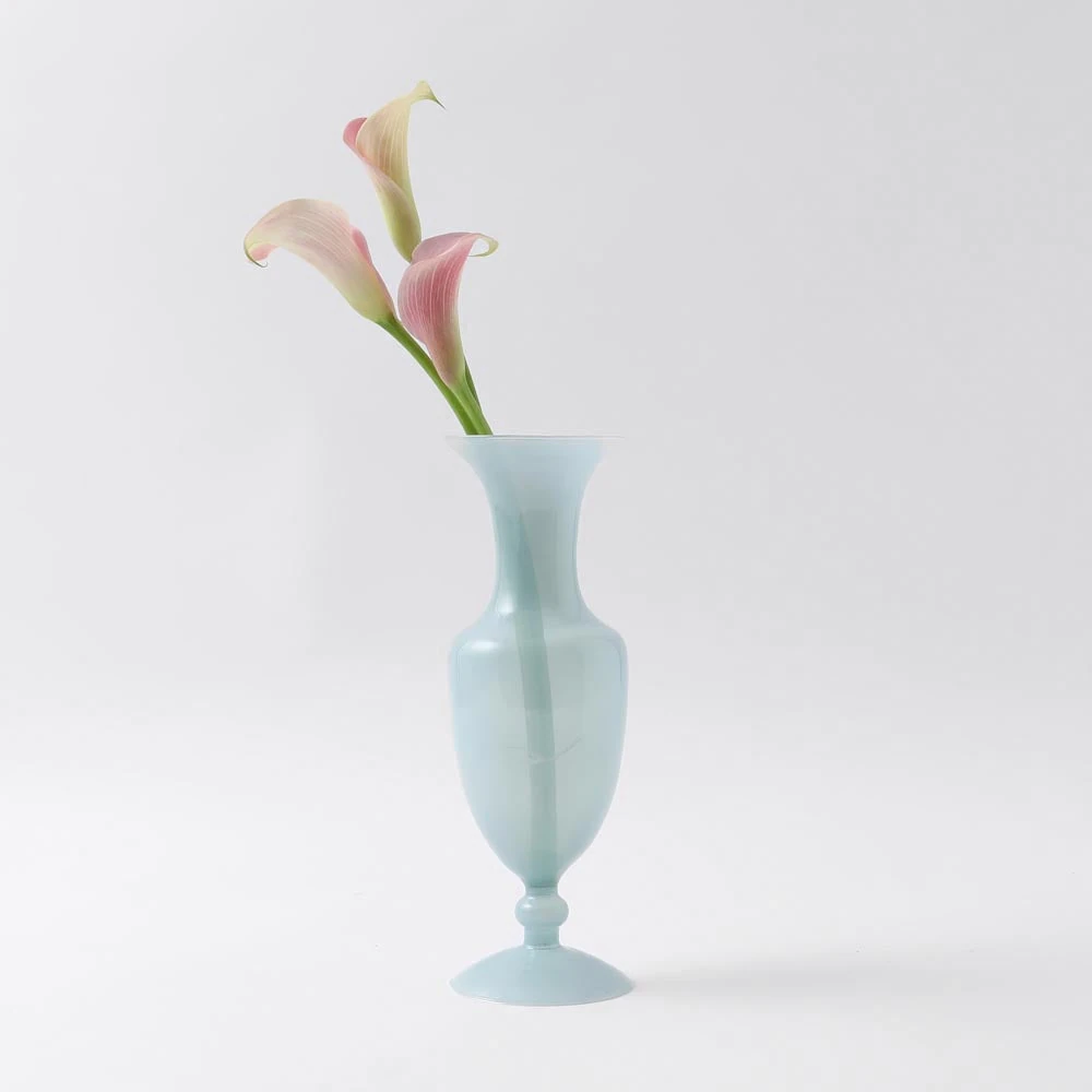 product_image_1763730747.webp クラシックフラワーベース ブルー - 画像 (1)