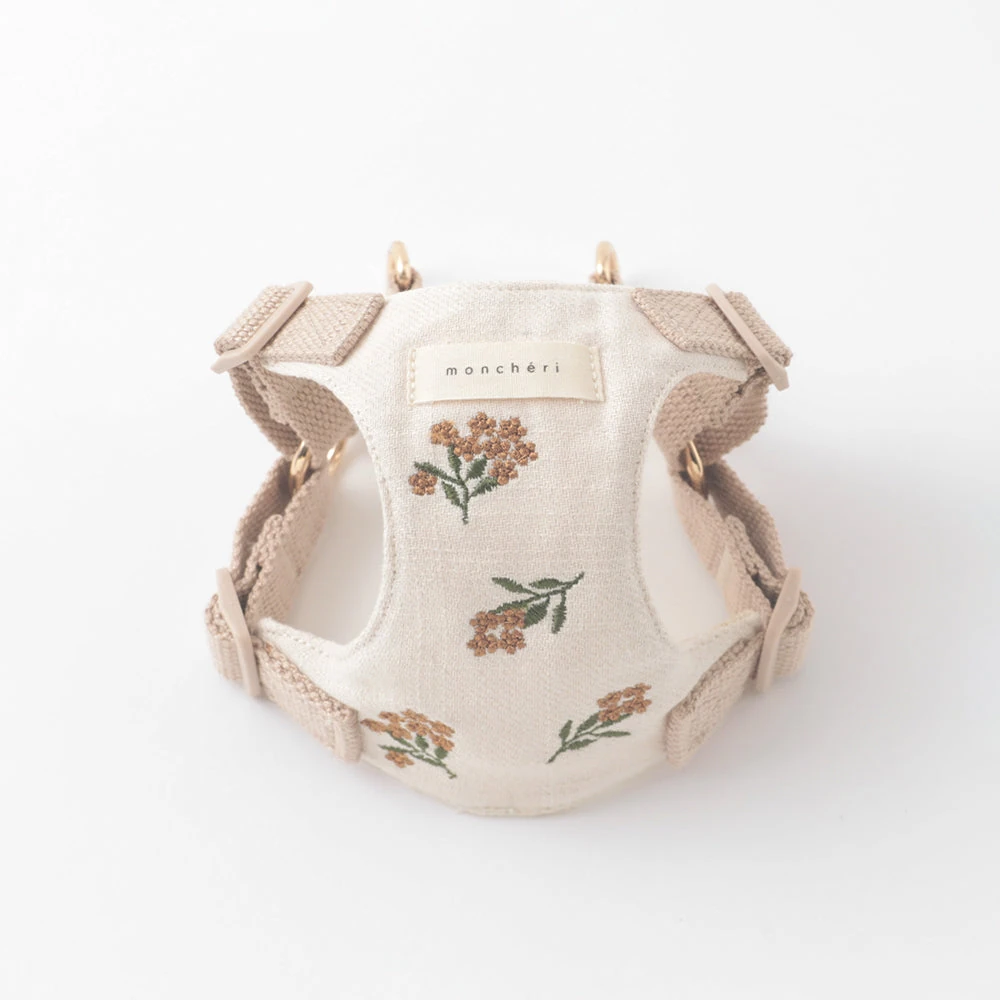 服 の 色 変える アプリでシミュレーションした冷感フラワー刺繍ハーネス